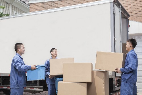 Final unloading and setup after a Crystal Palace move