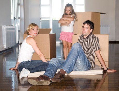 Careful packing and transport for student furniture and belongings